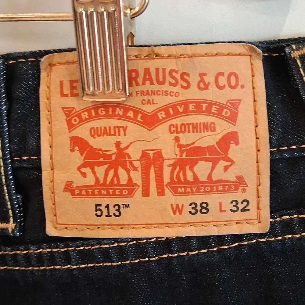 Levi Dark Wash 513 Size 38W 32L Men Jeans - Picture 3 of 7